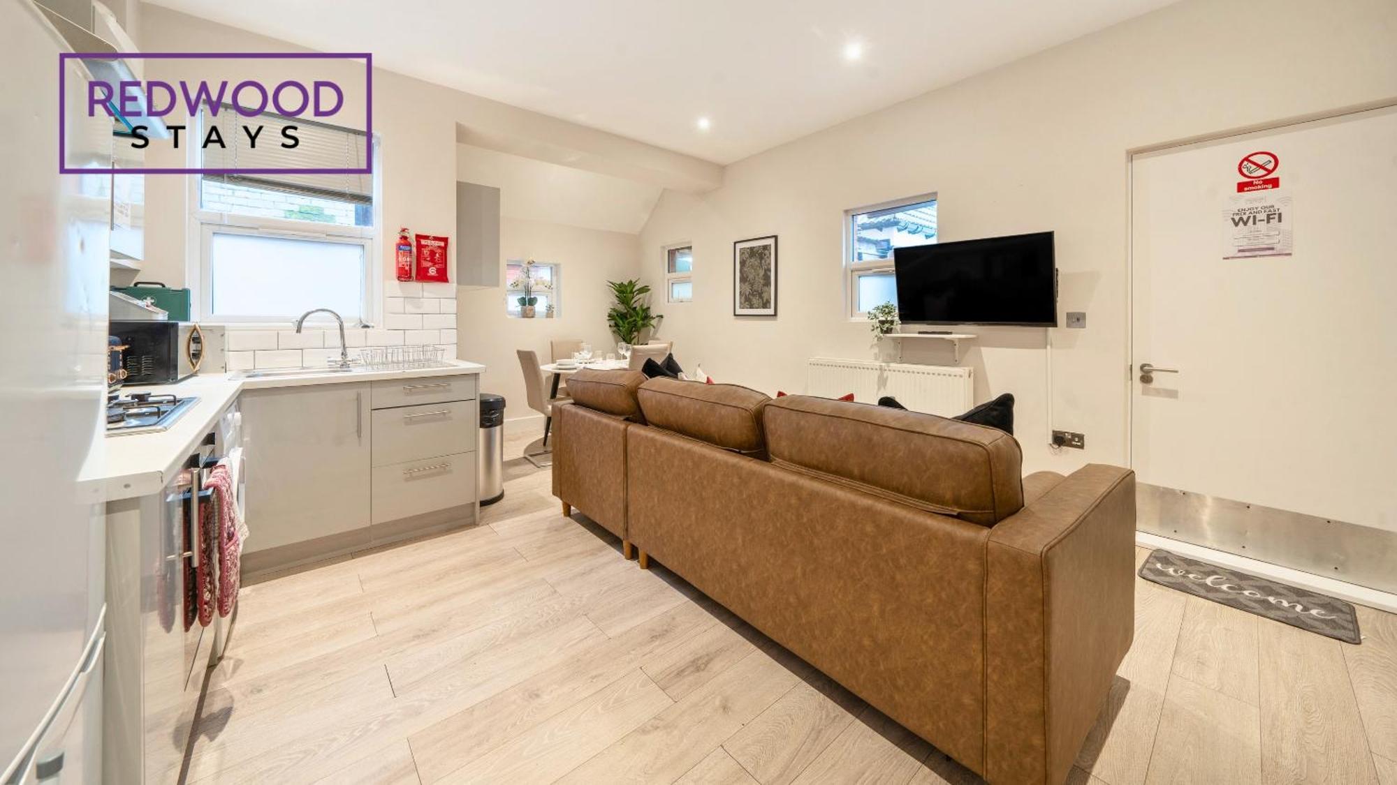 Newly Refurbished Everest Lodge Serviced Apartments For Contractors & Families, Free Wifi & Netflix By Redwood Stays Farnborough  Exterior foto