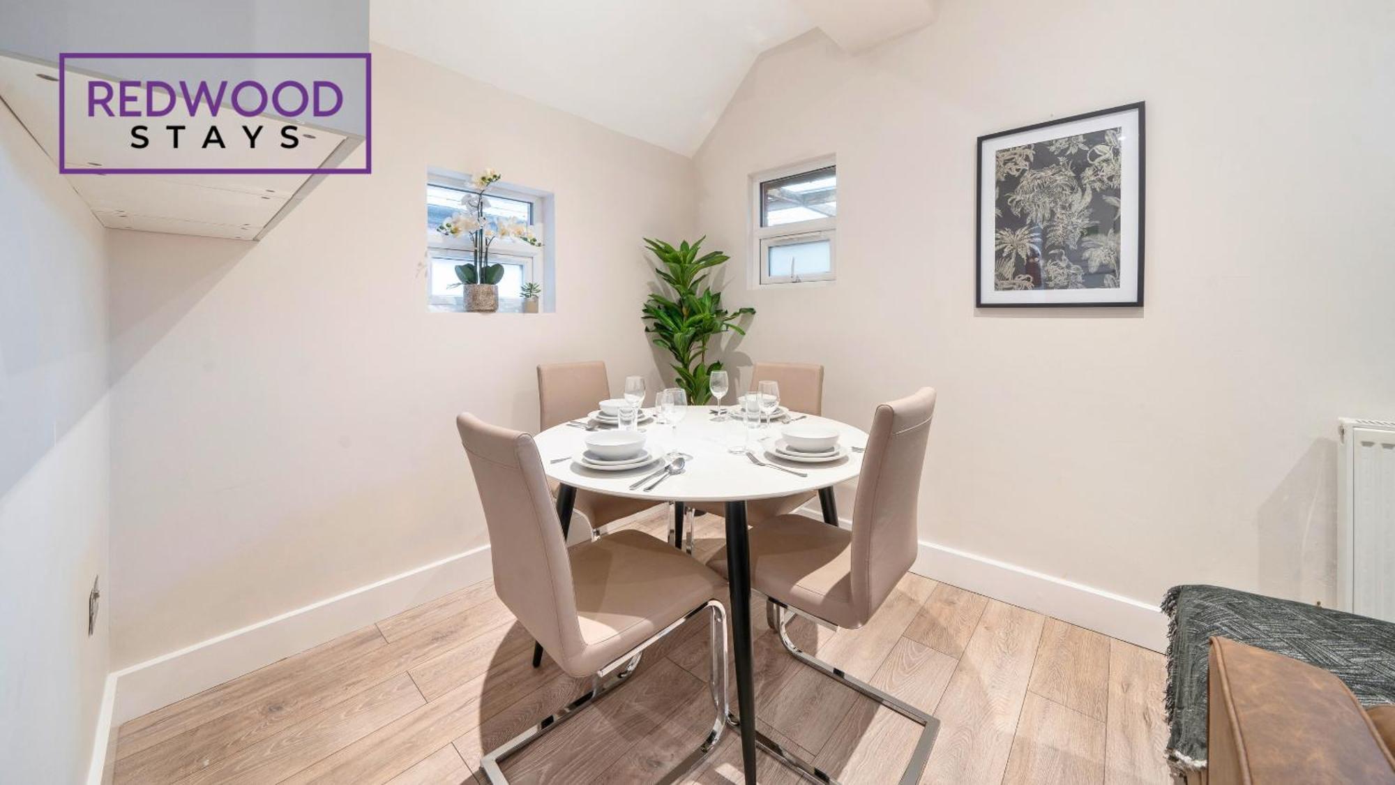 Newly Refurbished Everest Lodge Serviced Apartments For Contractors & Families, Free Wifi & Netflix By Redwood Stays Farnborough  Exterior foto
