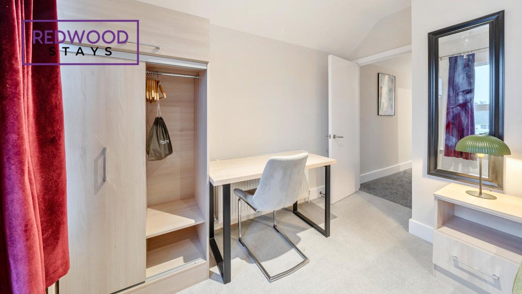 Newly Refurbished Everest Lodge Serviced Apartments For Contractors & Families, Free Wifi & Netflix By Redwood Stays Farnborough  Exterior foto