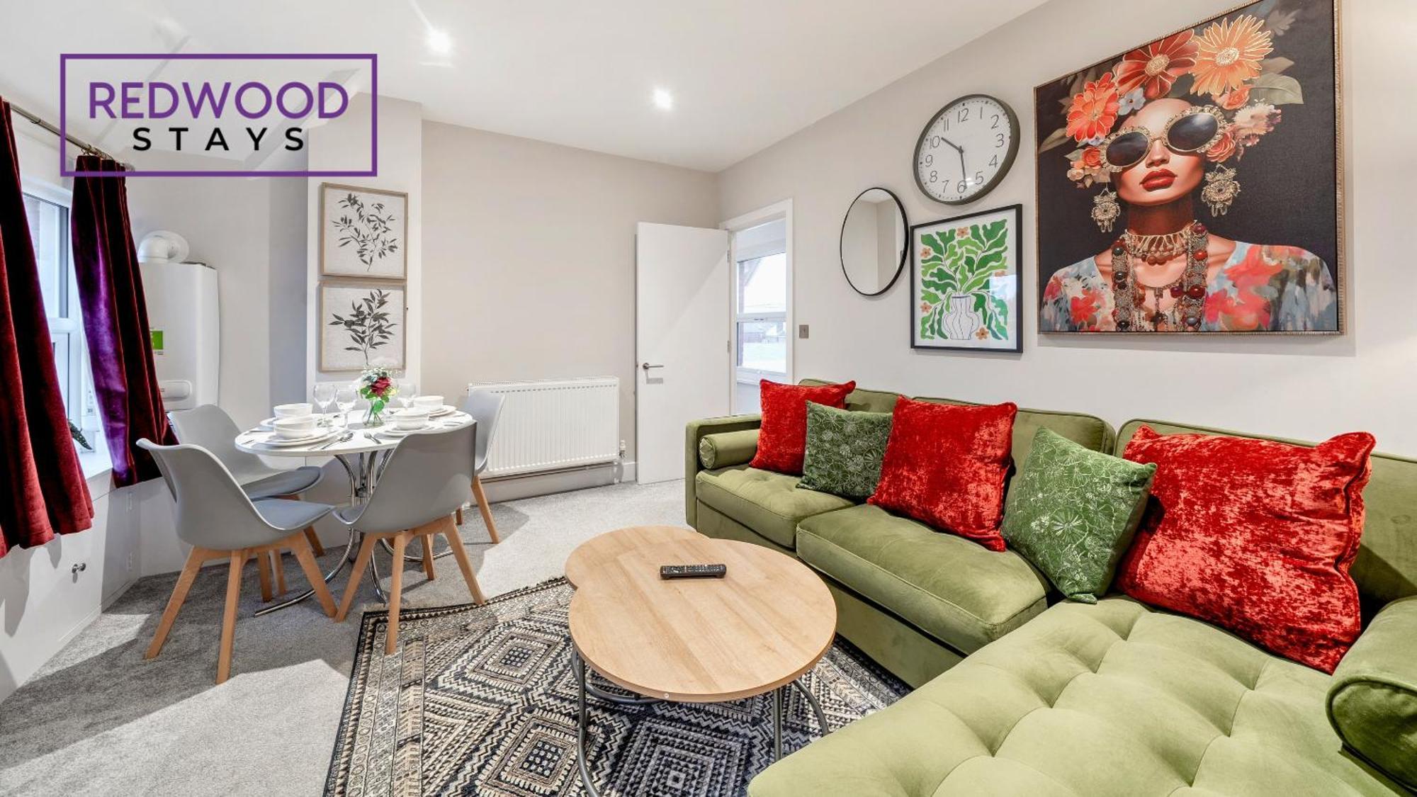 Newly Refurbished Everest Lodge Serviced Apartments For Contractors & Families, Free Wifi & Netflix By Redwood Stays Farnborough  Exterior foto