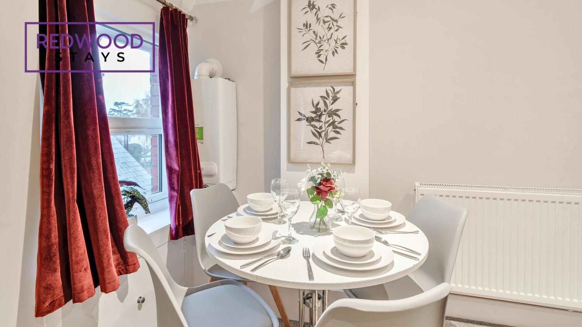 Newly Refurbished Everest Lodge Serviced Apartments For Contractors & Families, Free Wifi & Netflix By Redwood Stays Farnborough  Exterior foto