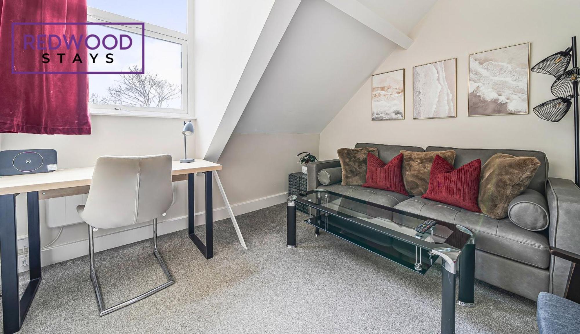 Newly Refurbished Everest Lodge Serviced Apartments For Contractors & Families, Free Wifi & Netflix By Redwood Stays Farnborough  Exterior foto