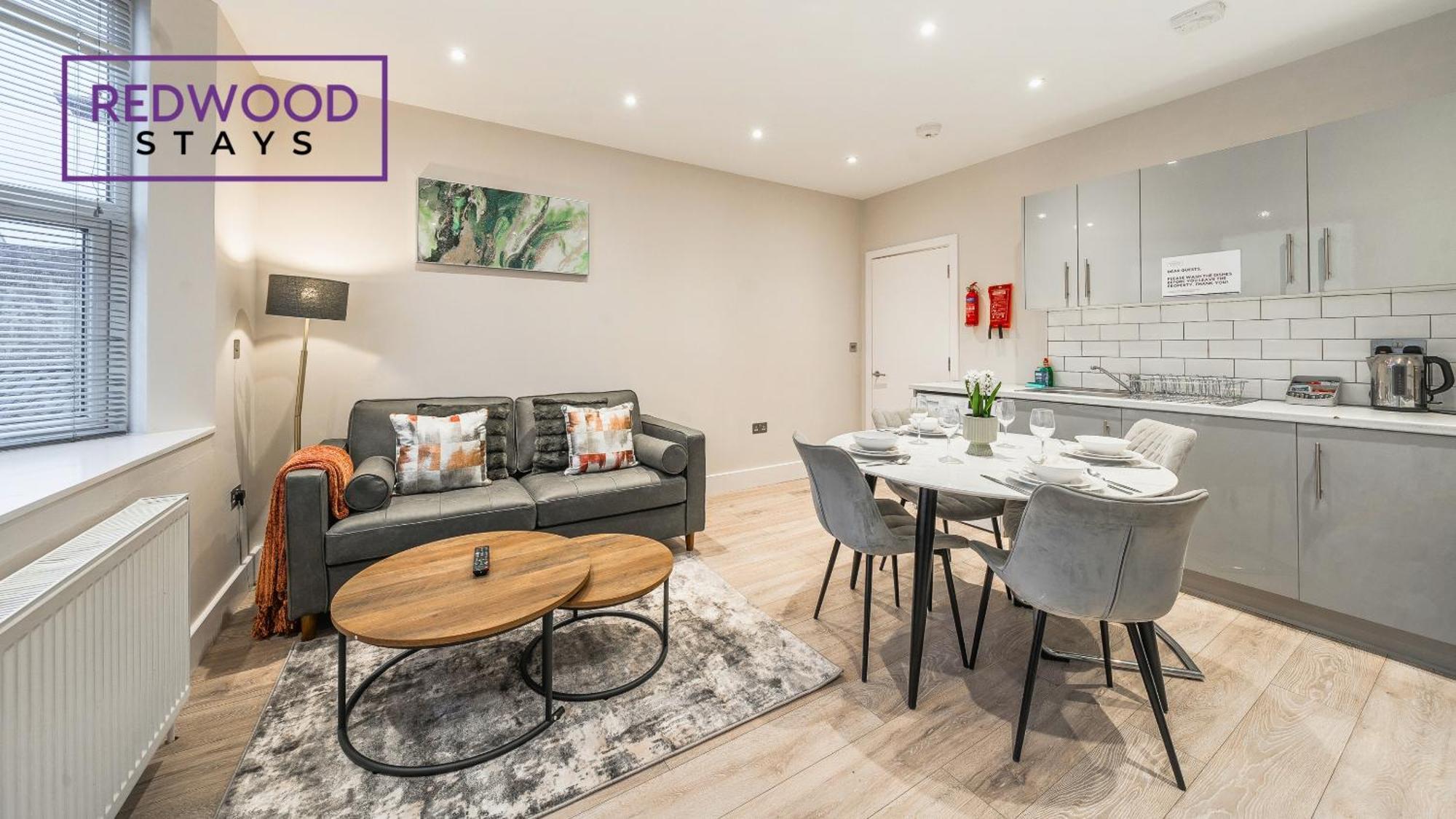 Newly Refurbished Everest Lodge Serviced Apartments For Contractors & Families, Free Wifi & Netflix By Redwood Stays Farnborough  Exterior foto