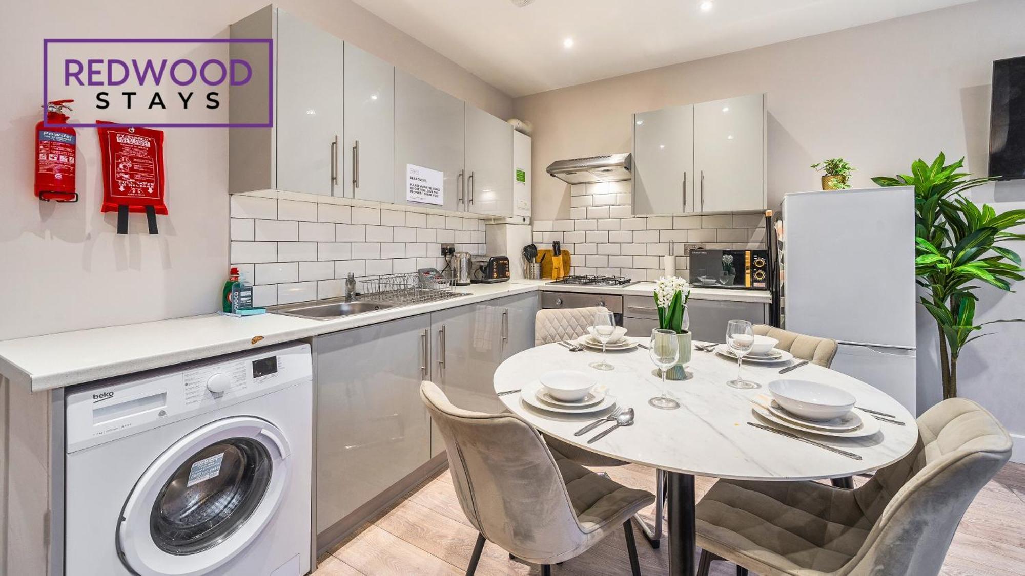 Newly Refurbished Everest Lodge Serviced Apartments For Contractors & Families, Free Wifi & Netflix By Redwood Stays Farnborough  Exterior foto