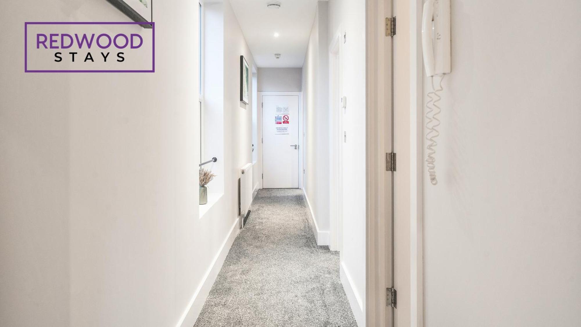 Newly Refurbished Everest Lodge Serviced Apartments For Contractors & Families, Free Wifi & Netflix By Redwood Stays Farnborough  Exterior foto